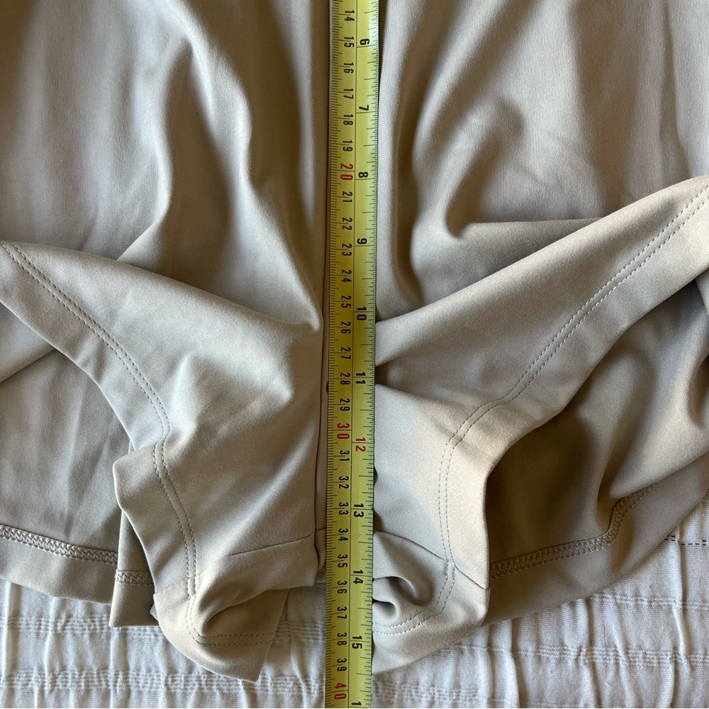 MWL Flex Wrap Skort in Wet Sand Tan Medium Like New - Picture 9 of 9